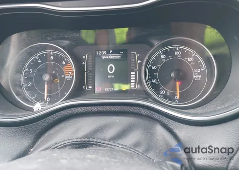 2019 Jeep Cherokee Latitude z USA, uszkodzony, nr VIN 1C4PJLCB0KD348600